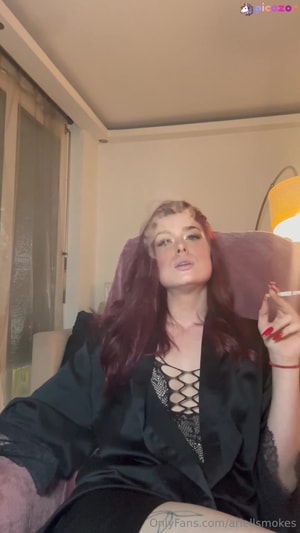 ariiel-smokes video #23 photo n 23