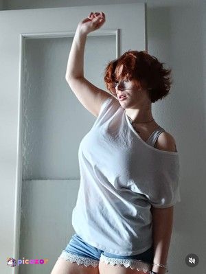 glossygirl093 photo #2 photo n 2