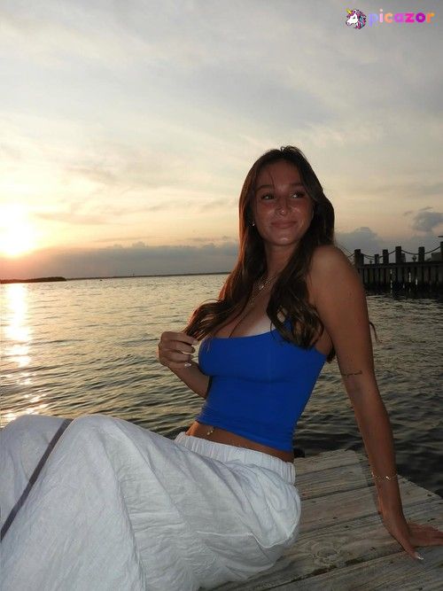 Hailey Koval - Image