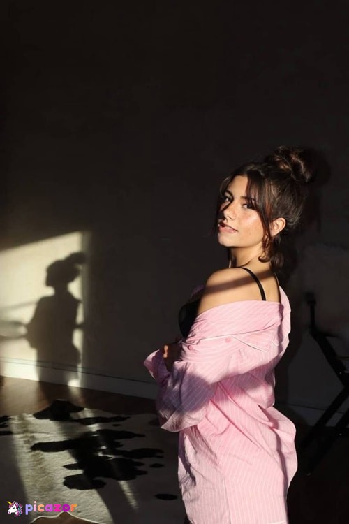 Mikayla Campinos - Image