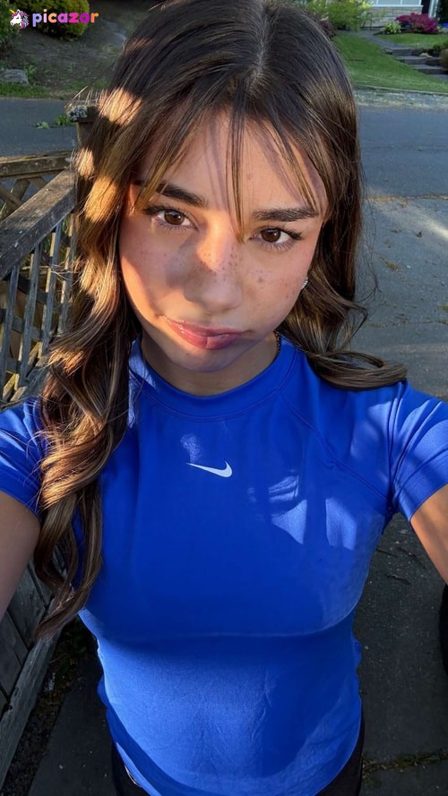 Mikayla Campinos - Image