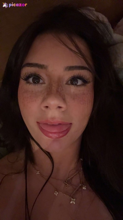 Mikayla Campinos - Image