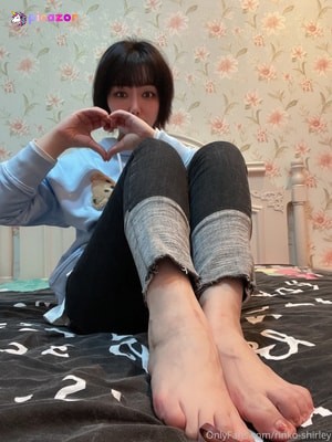 shirley_pinksoles N6