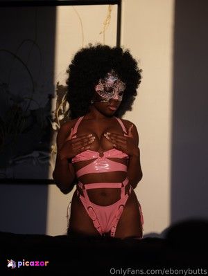 ebonybutts N2