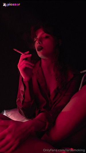 larasmoking photo #12 photo n 12
