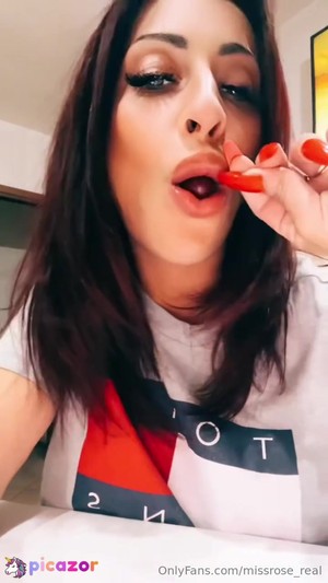 missrose_real video #2 photo n 2