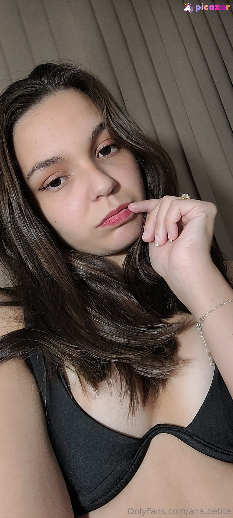 ana.petite N22
