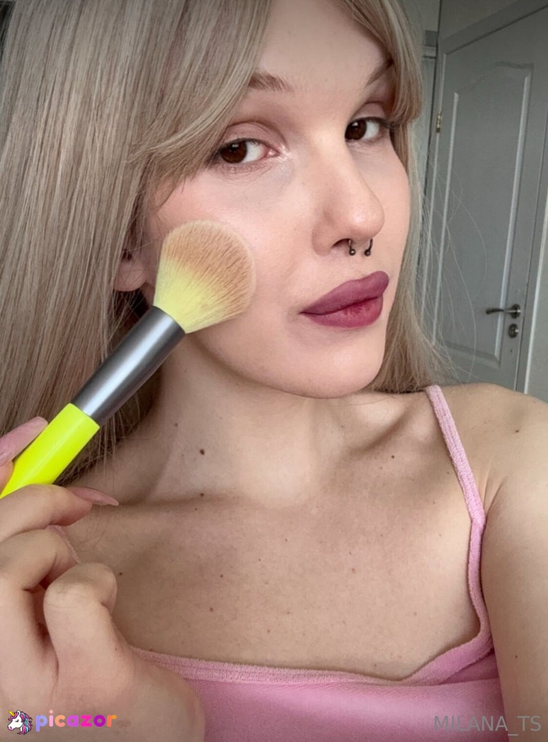 milana_ts N35