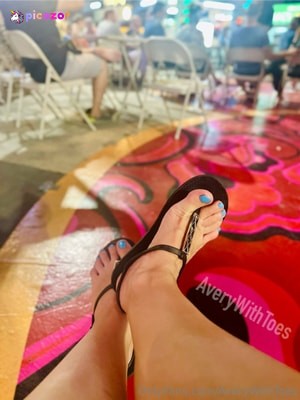 freeaverywithtoes photo #2 photo n 2