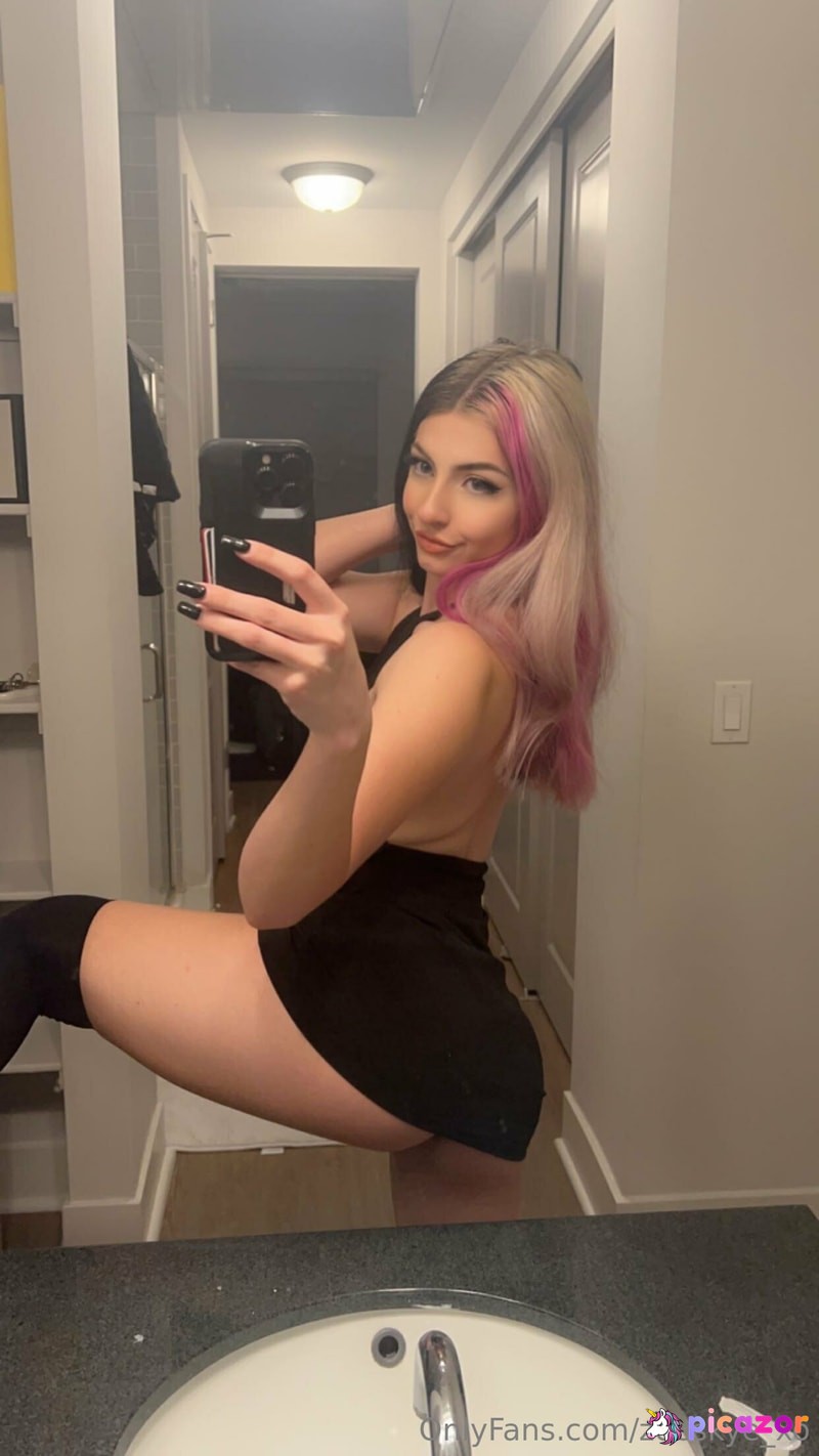 zoeskye_xo N25