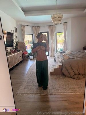 Paige Vanzant - Thumb
