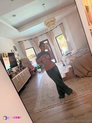 Paige Vanzant - Thumb