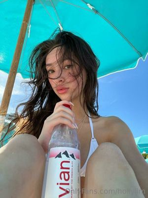 Holly Lim N6