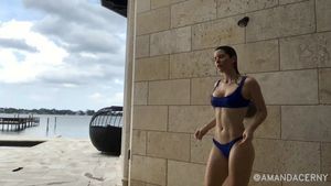 Amanda Cerny N123