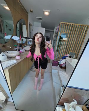 pokimane-1 photo #5 photo n 5