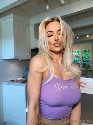 lindsey-pelas photo #1467 photo n 1467
