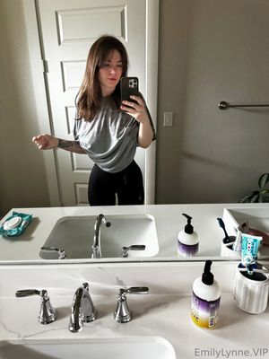 Emily Lynne - Thumb