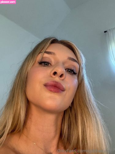 Gabbie Carter - Image