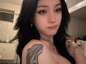 JadeyAnh - Thumb