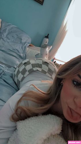 Kaitlyn Krems - Image