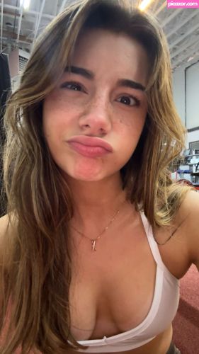 Mikayla Campinos - Image