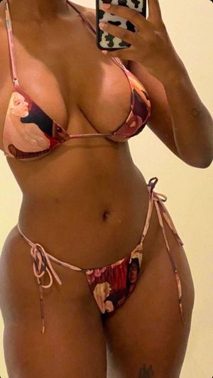 Raven Tracy - Thumb