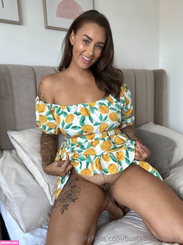 busty belle - Image