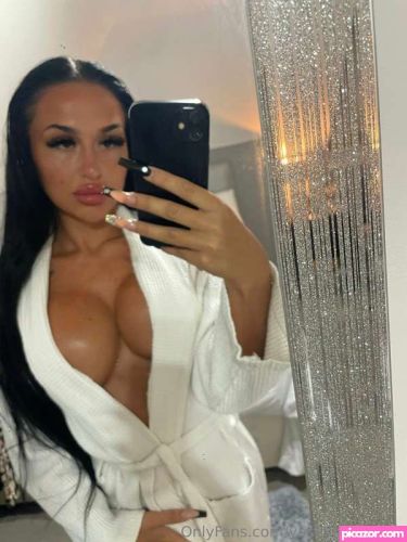 Yasmin Gribbon - Image