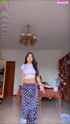 Michela Han - Image