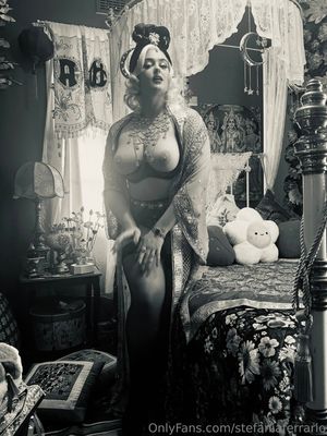 stefania-ferrario photo #559 photo n 559