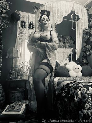 stefania-ferrario photo #565 photo n 565