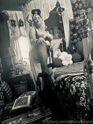 stefania-ferrario photo #560 photo n 560