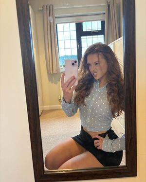 phoebeisginger  - Thumb