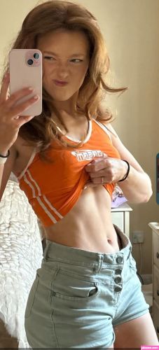 phoebeisginger  - Image