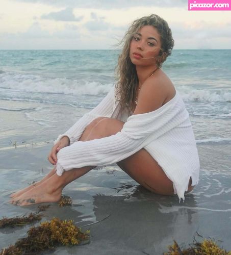 Angie Miklos - Image