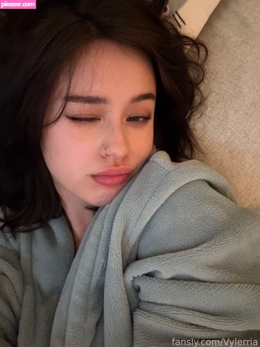 JadeyAnh - Image