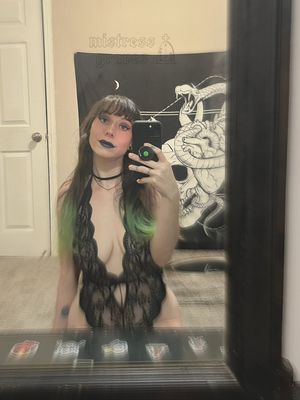MistressGraves - Thumb