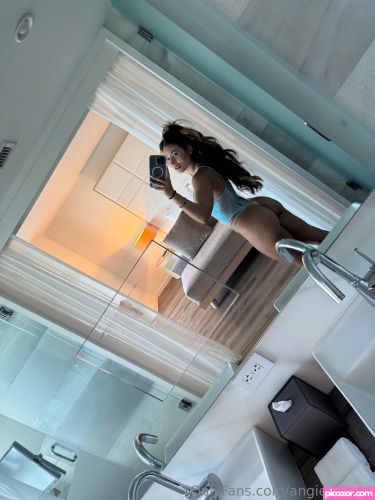 Angie Varona - Image