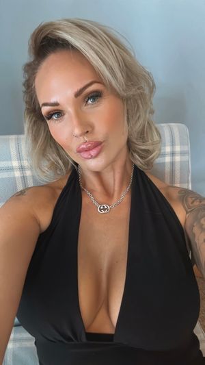 Camilla Jayne N9