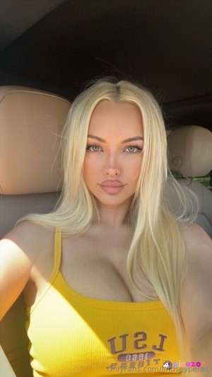 lindsey-pelas photo #2745 photo n 2745