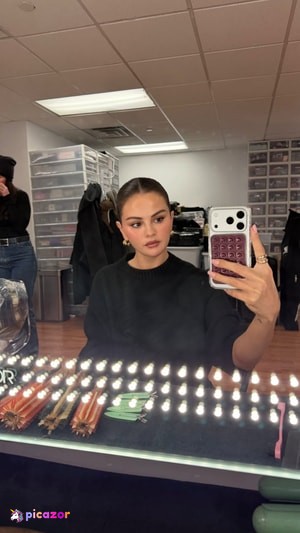 Selena Gomez N40