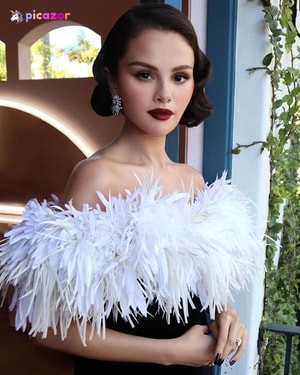 Selena Gomez N25