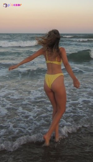 ally-sheehan photo #4 photo n 4