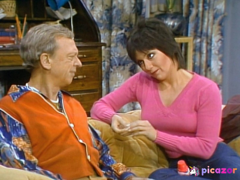 Joyce Dewitt N77