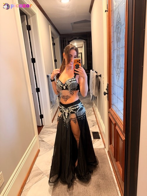 Christina Khalil - Image