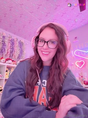  Meg Turney - Thumb