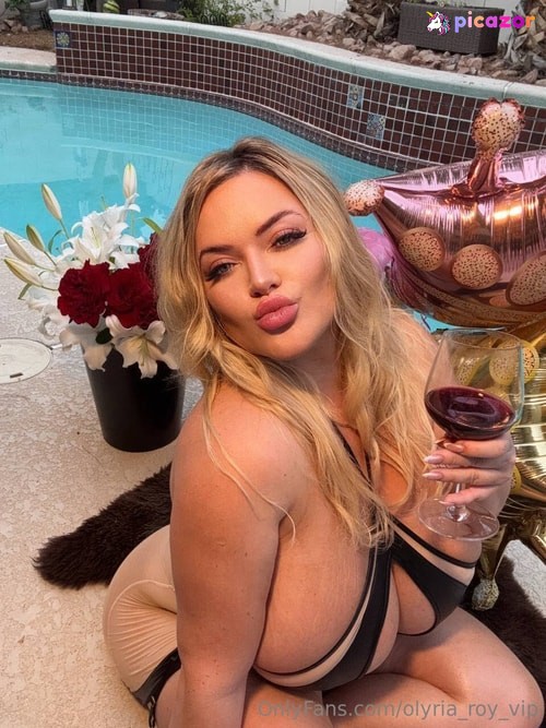 Olyria Roy - Image