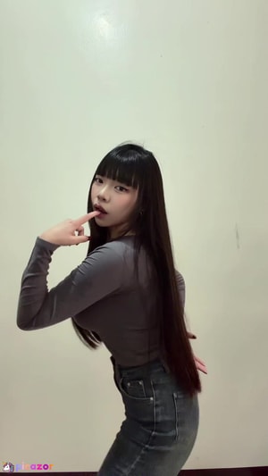 ouo_1201-___-xin video #1 photo n 1