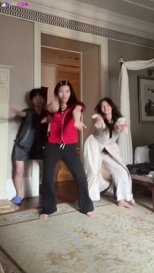 pokimane-1 video #132 photo n 132