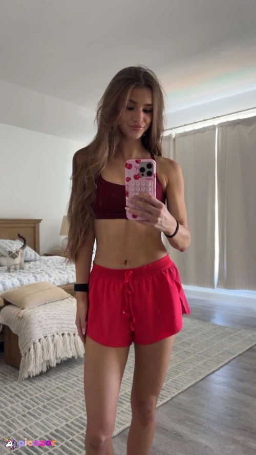Brooke Monk - Image